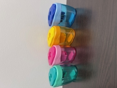 Taille-crayons double (à fermeture automatique couleurs variées) | Taille-crayons